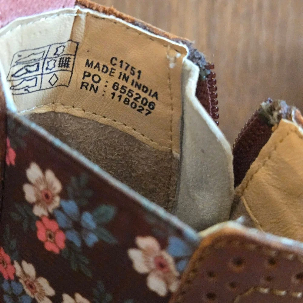 Mini Boden Kids Tan Leather Floral Wingtip Brogue Chelsea Boots Size EU 24 C1751